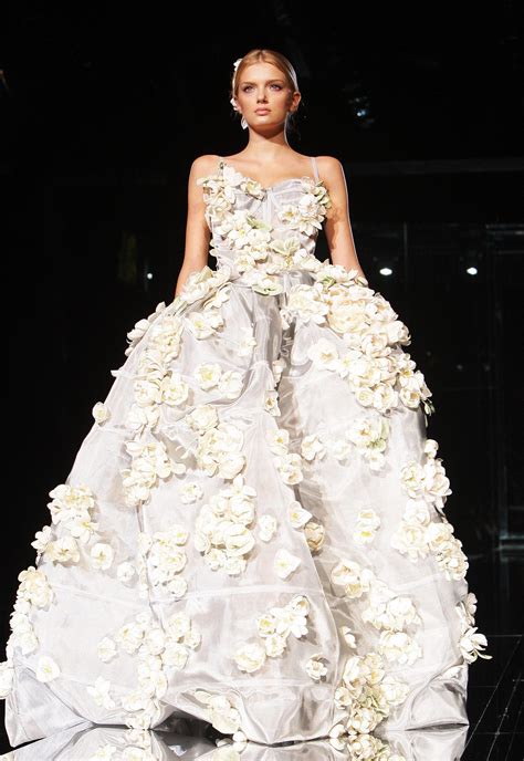 farfetch dolce gabbana wedding dress.